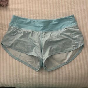 Lululemon speed up low rise 2.5 shorts